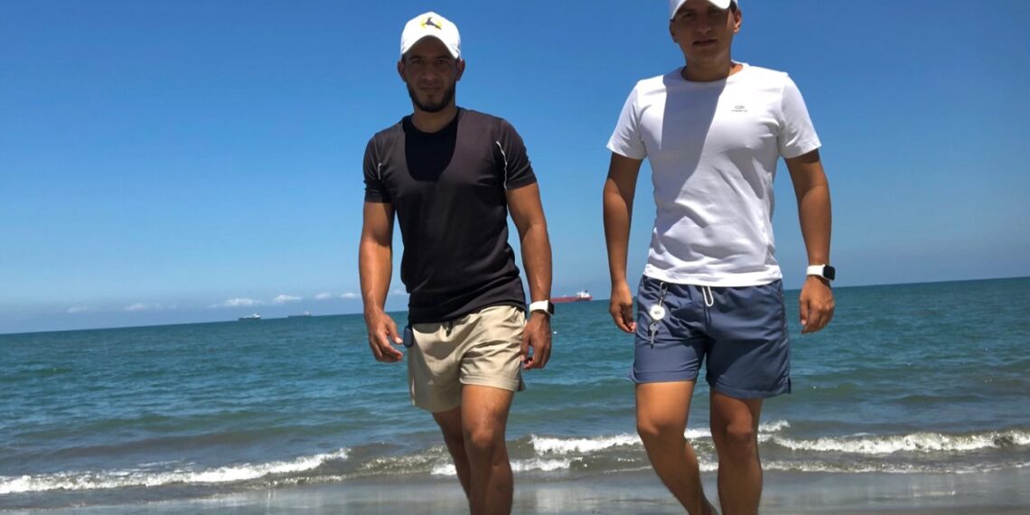 ¿Pueden los hombres lucir bien y cómodos en la playa?