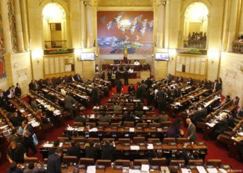 Colombia exige esquema completo de vacunación para entrar al país