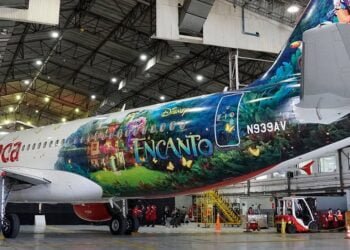Avianca presenta su avión inspirado en la película ‘Encanto’
