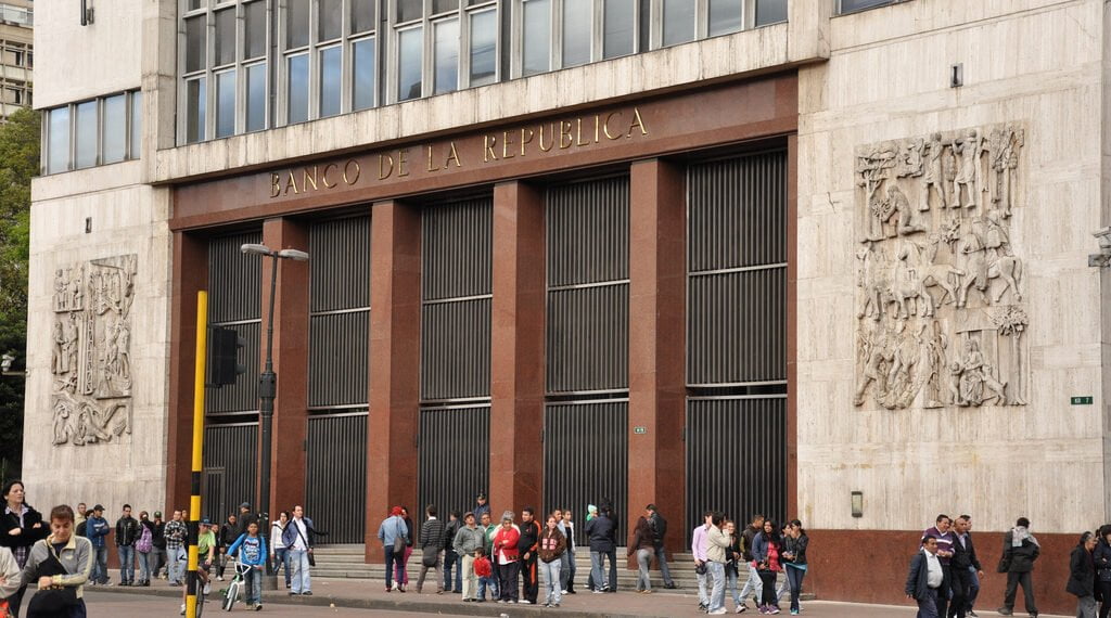 Tasas de interés en Colombia suben al 4%