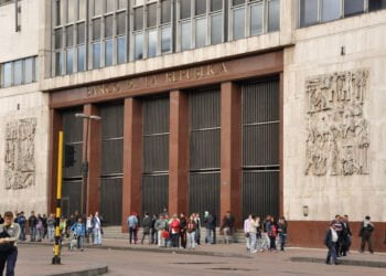 Tasas de interés en Colombia suben al 4%