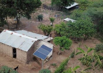 Aprueban proyecto de energía solar para comunidades rurales en Hatonuevo