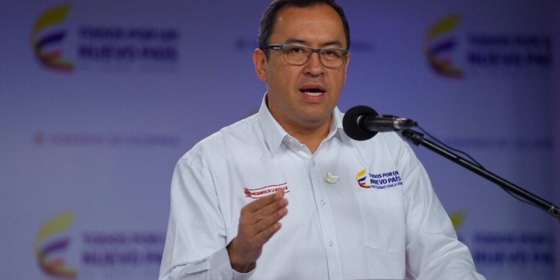 Exdirector del Sena, Alfonso Prada, será jefe de debate de Gustavo Petro