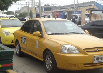 Taxistas de Riohacha se manifiestan por operativos de las autoridades distritales