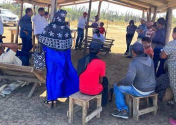 Comunidad wayuu mantiene bloqueadas las operaciones de parque eólico en La Guajira