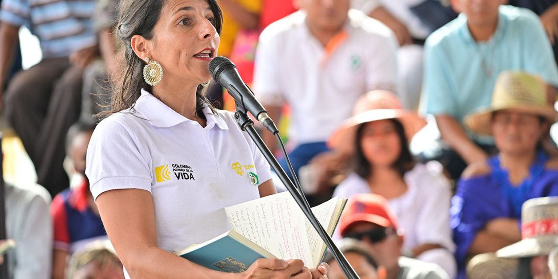 Gobierno destina $25.000 millones para paneles solares y 930 baterías para la Alta Guajira