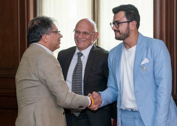 Presidente Petro posesiona al nuevo superintendente de Salud