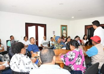 Alcaldía de Barrancas se reunió con representantes del sector productivo y líderes indígenas