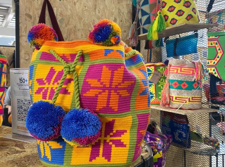 Uribia transforma su Terminal de Transporte en un museo del tejido wayuú