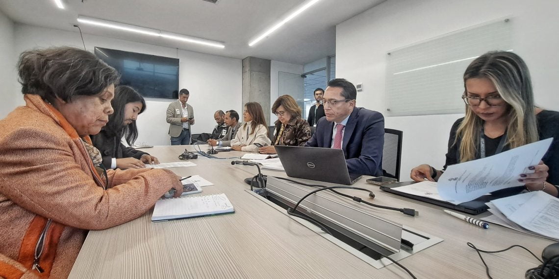 Cuestionamiento a la Procuraduría por visita a sede de la Supersalud