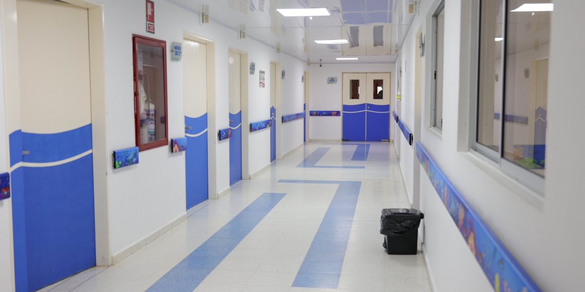 Presidente Petro inaugura sala hospitalaria y presenta nuevos equipos extramurales para el Hospital de Maicao