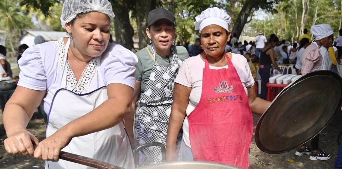 Procuraduría investiga presuntas irregularidades en “ollas comunitarias” de Albania