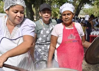 Procuraduría investiga presuntas irregularidades en “ollas comunitarias” de Albania