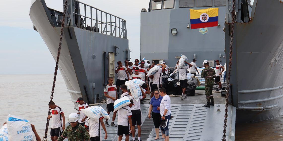 Buque ARC Golfo de Urabá de la Armada se prepara para llevar más ayudas humanitarias a la Alta Guajira