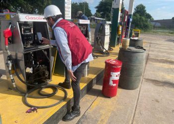 Superintendencia de Industria y Comercio verifica medidas en las estaciones de gasolina de La Guajira