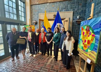 Artista guajiro exhibe sus obras en Washington