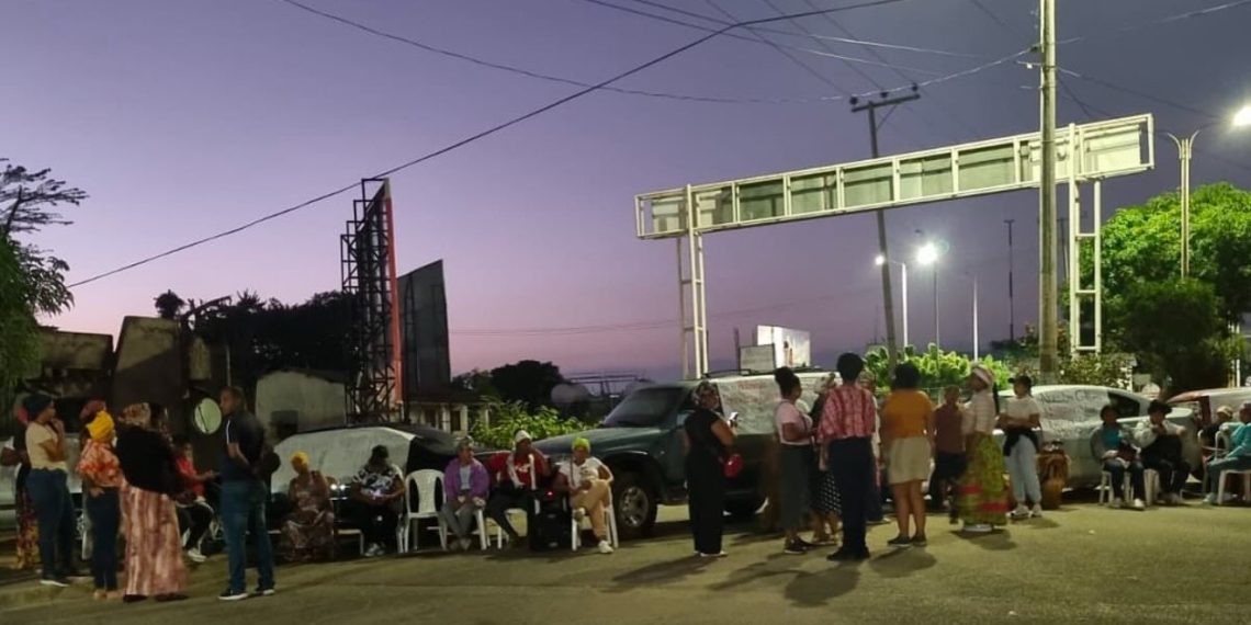 Aeropuerto de Riohacha bloqueado por protesta de comunidades afros