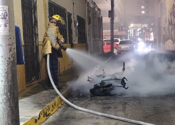 Se incendió una motocicleta en el centro de Riohacha