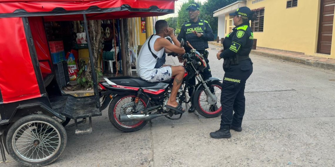 Policía realiza en La Guajira jornadas de sensibilización para prevenir los delitos