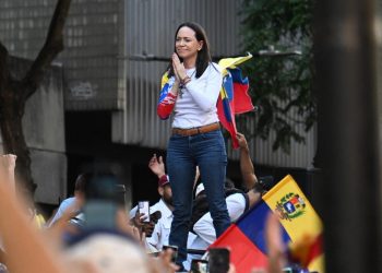 María Corina Machado es interceptada violentamente tras manifestación en Caracas