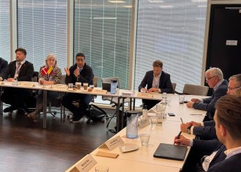 La Guajira gestiona inversión danesa para proyectos de energías limpias y agua potable