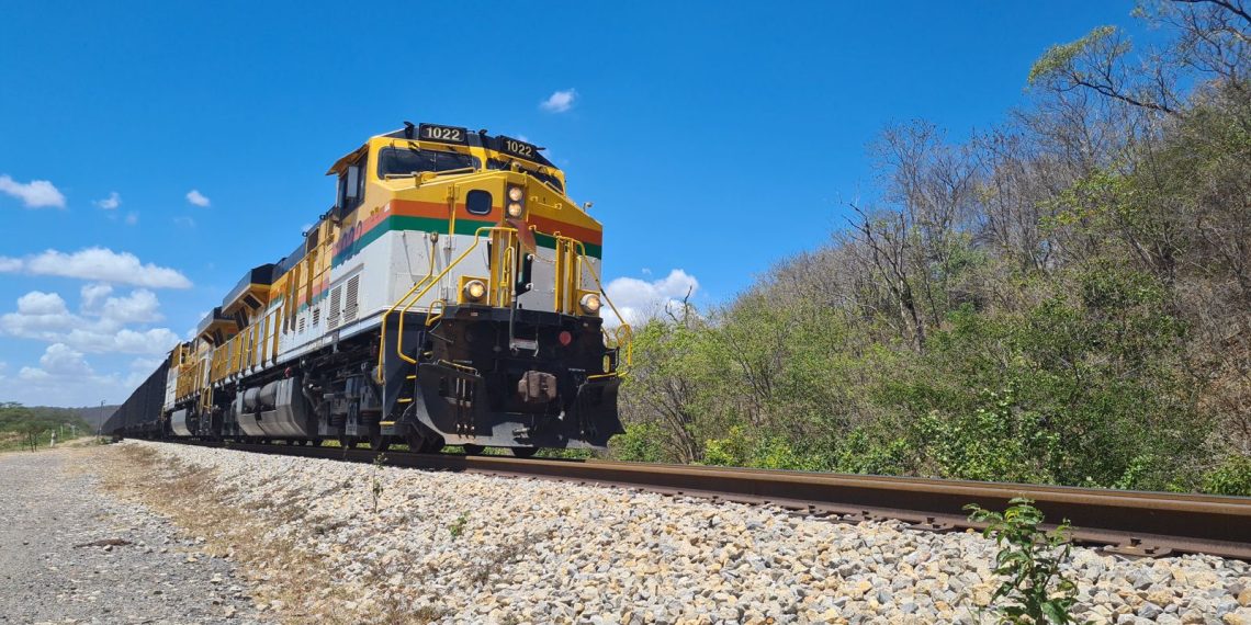 Cerrejón confirma dos atentados con explosivos contra su línea férrea en La Guajira