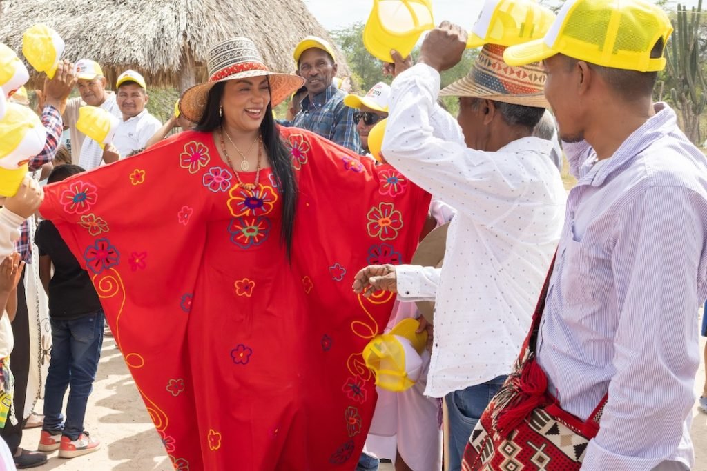 Martha Peralta inicia recorrido electoral por La Guajira con masivo respaldo ciudadano