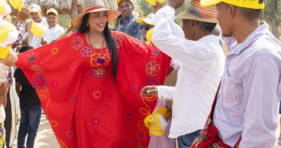 Martha Peralta inicia recorrido electoral por La Guajira con masivo respaldo ciudadano