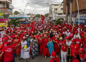 Ciudadanos y líderes de Maicao respaldan a Martha Peralta Epiayú rumbo al Senado de la República