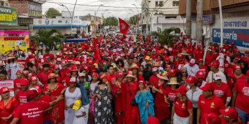 Ciudadanos y líderes de Maicao respaldan a Martha Peralta Epiayú rumbo al Senado de la República