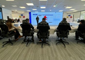 CNE presenta en Miami plataforma para fortalecer la transparencia y el control electoral