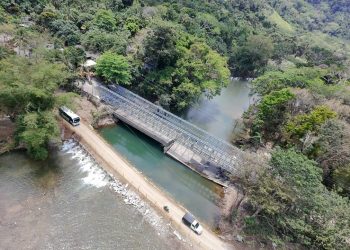 Gobierno Nacional entrega puente militar para restablecer la movilidad entre Magdalena y La Guajira