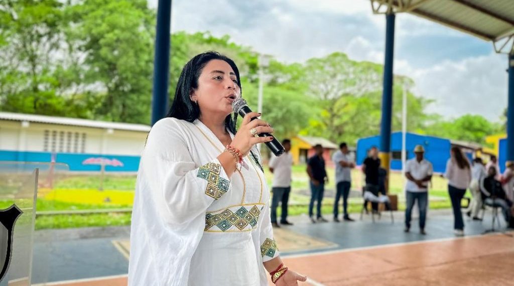 La alcaldesa de Albania, La Guajira, denuncia amenazas y extorsión contra ella y su familia