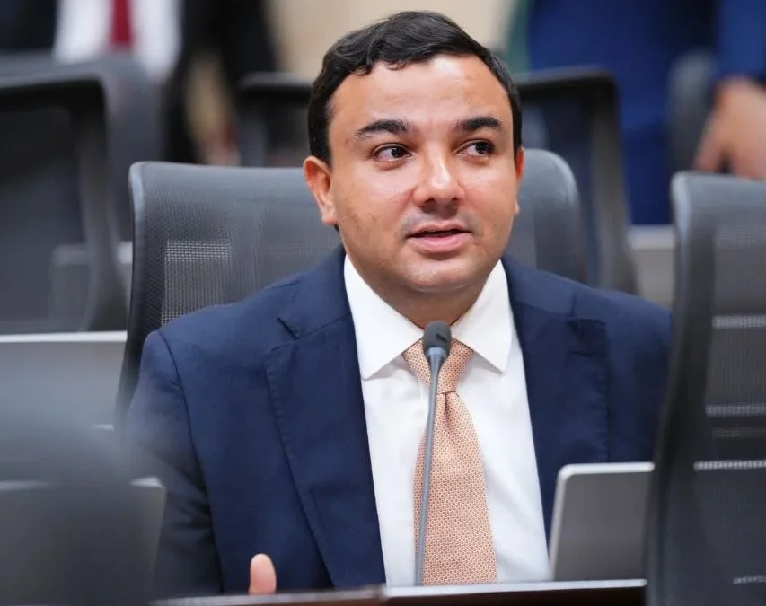 Congresista Jorge Figueroa denuncia crisis energética por apagones de más de 15 días en La Guajira